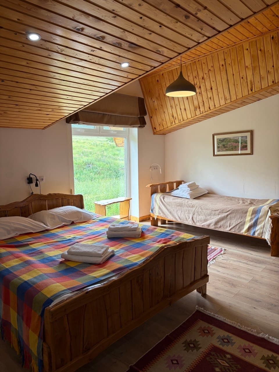 photo 5395322996978817219 y